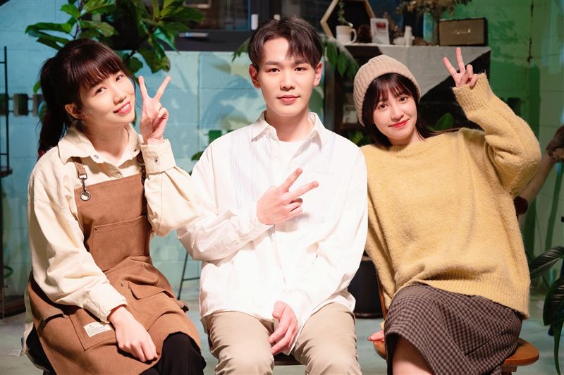 蔡岳宸找來陳敬宣、小帆女神拍MV。(圖/杰思國際娛樂提供)