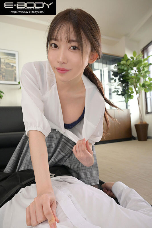 七瀬アリス(七濑爱丽丝)作品EBWH-112发布！散发全部费洛蒙的火辣女上司，露内衣乳沟色气诱惑-图片4