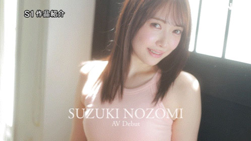 因为吃饭影片爆红的「火辣巨乳女大生」,「凹凸有致的胴体」太吸睛...