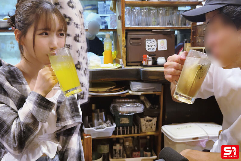 狂搭讪素人男子的「深沟美乳妹」,在最棒时机出手...果然全中!