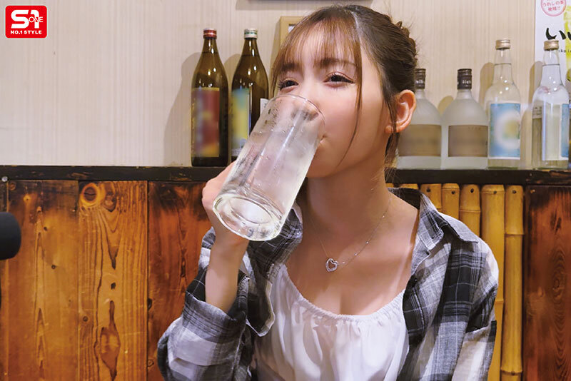 狂搭讪素人男子的「深沟美乳妹」,在最棒时机出手...果然全中!